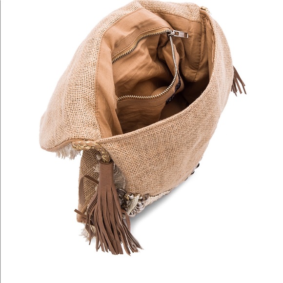 leela clutch in natural